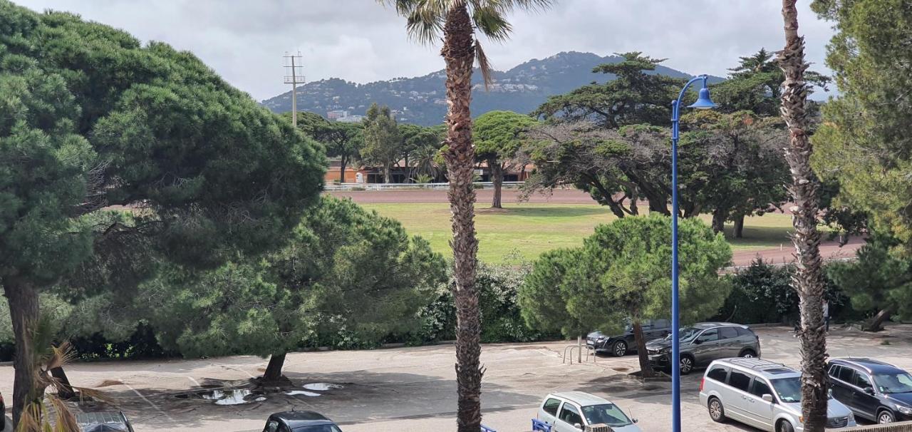 L'Etoile Sous Les Pins - La Loge Apartamento Hyères Exterior foto